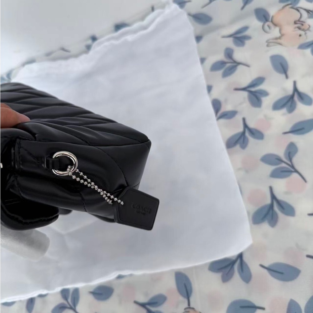 Coach Tabby 26  Classic Silver C Buckle Shoulder Bag - Picture 5 of 6